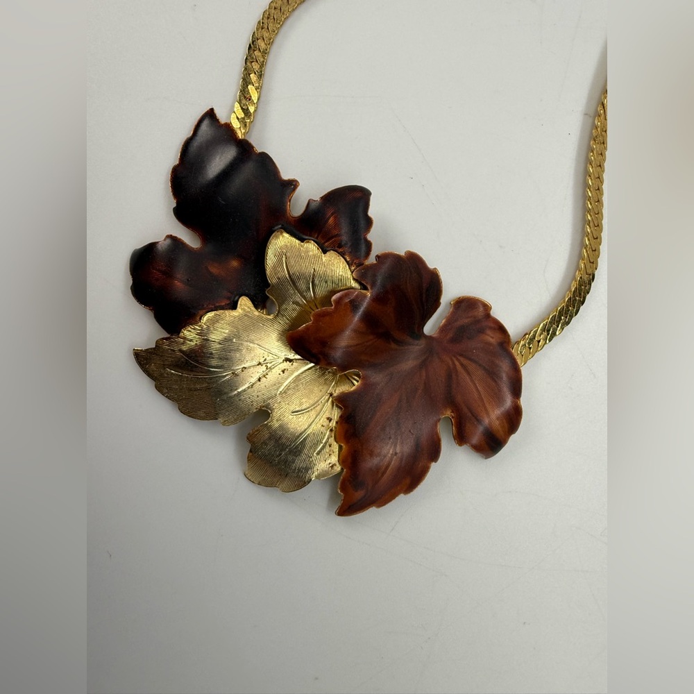 80s Gold Tone Tortoiseshell Fall Brown Leaf Statement Necklace Herringbone Style - Picture 4 of 6